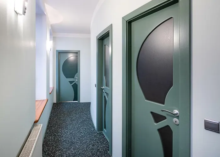 Apartment Old Aldaru Street 2 *