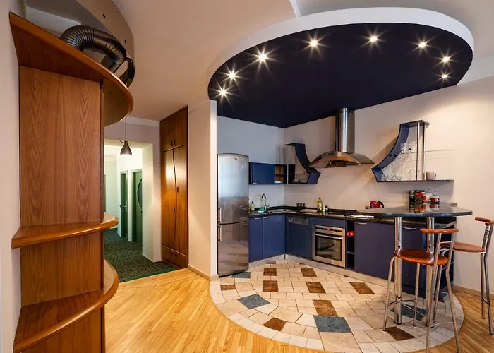 Old Aldaru Street 2 *