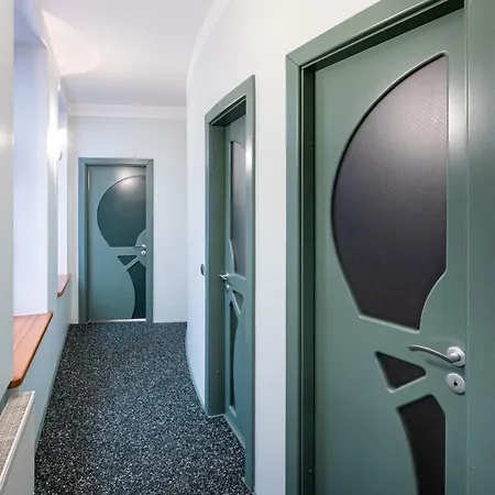 Apartment Old Aldaru Street 2 *